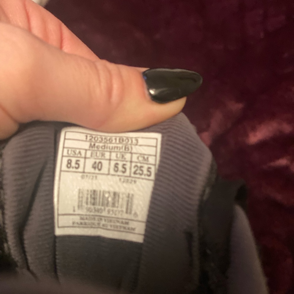 Brookes “ghost” running shoes. Like new. Size 8.5. - Picture 3 of 3